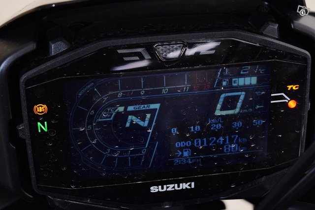 Suzuki GSX-S1000S 12