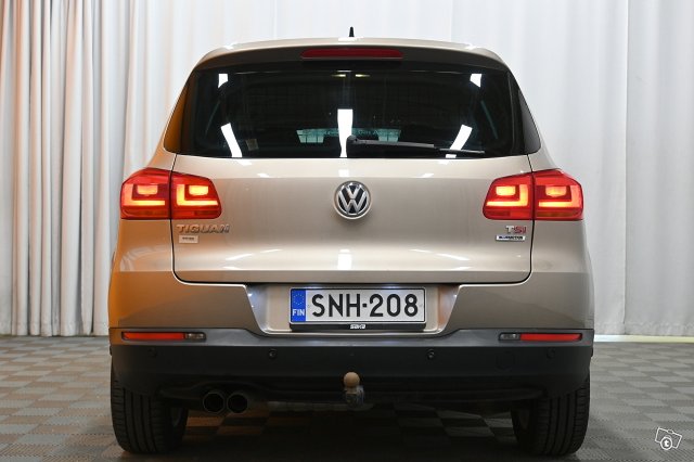 Volkswagen Tiguan 6