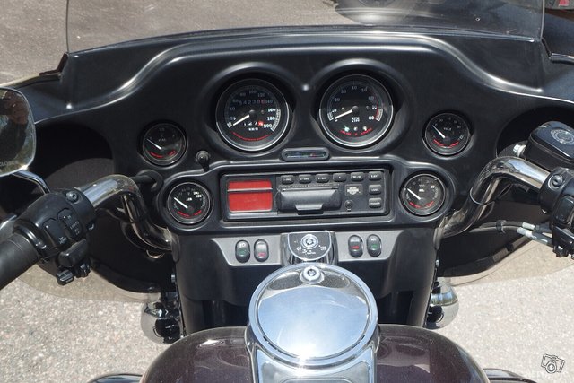 Harley-Davidson Electra Glide Classic 10