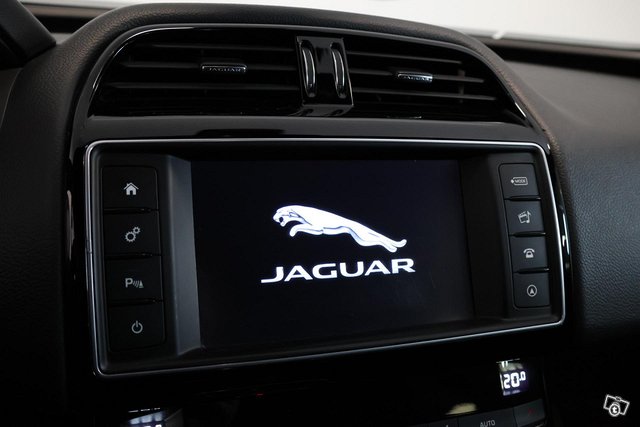 Jaguar XE 14