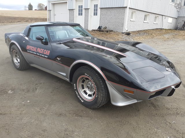 Chevrolet Corvette 3