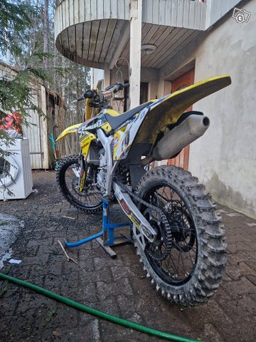 Suzuki RMZ 250 3