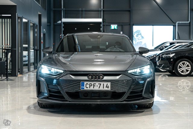 Audi E-tron GT 18