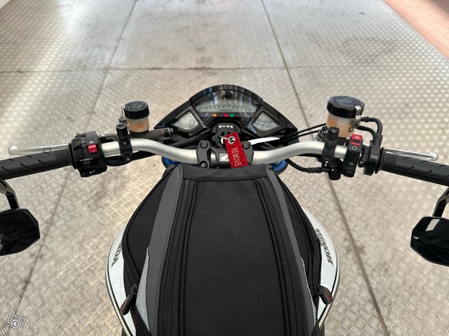 Honda CB1000RA 9
