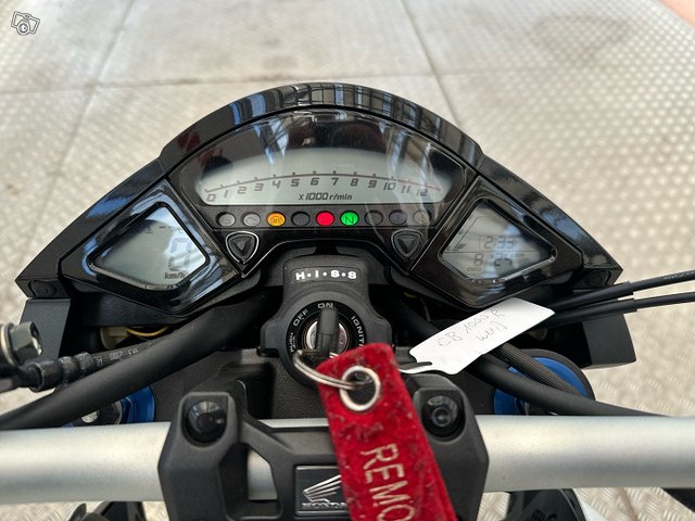 Honda CB1000RA 10