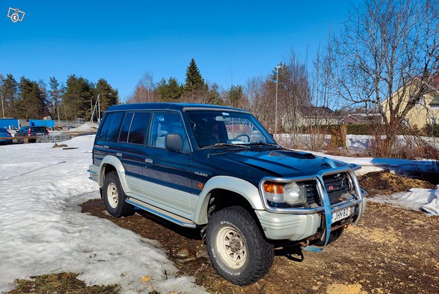 Mitsubishi Pajero 1