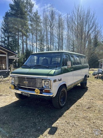 Chevrolet Van 2