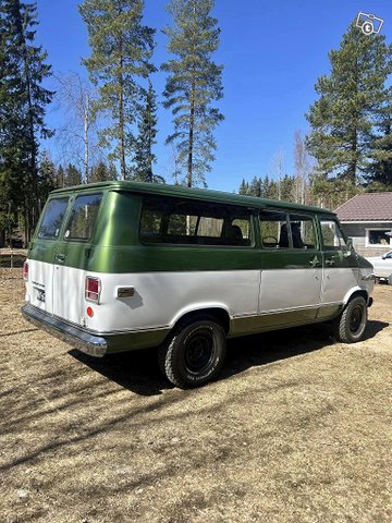 Chevrolet Van 3