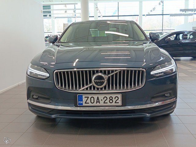 VOLVO S90 2