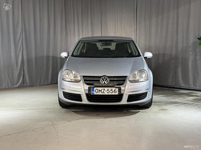 Volkswagen Jetta 2