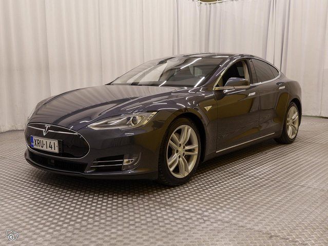 Tesla Model S 23