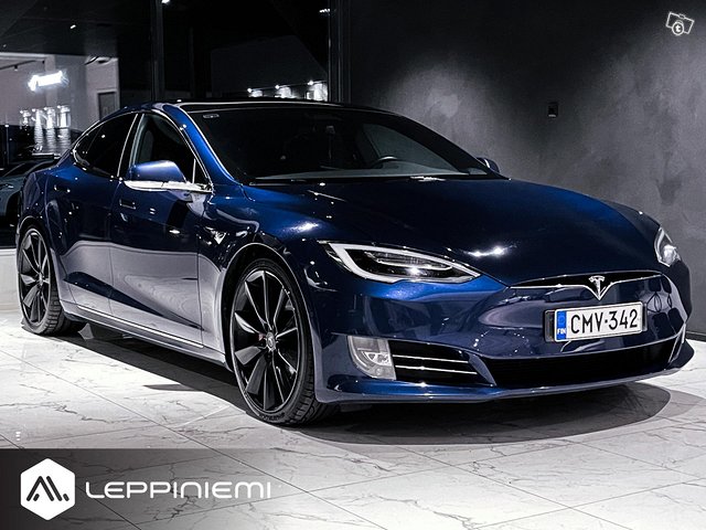 Tesla Model S 2