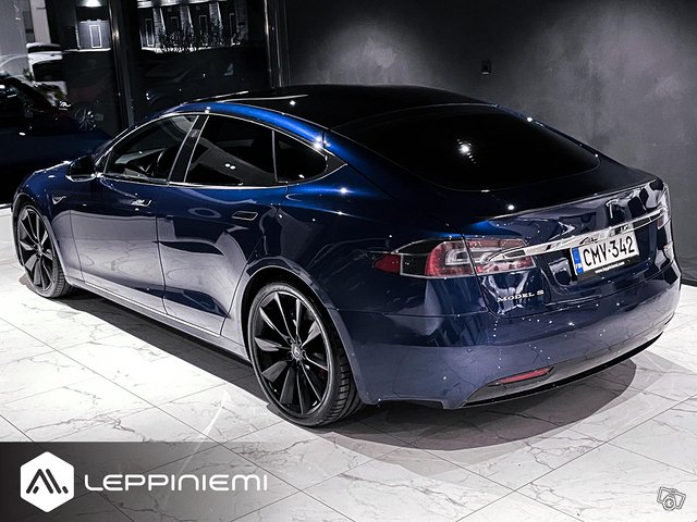 Tesla Model S 5