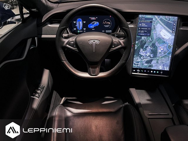 Tesla Model S 8