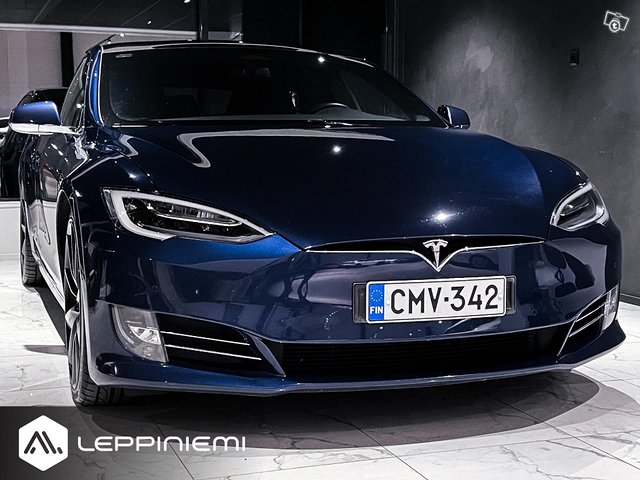 Tesla Model S 18