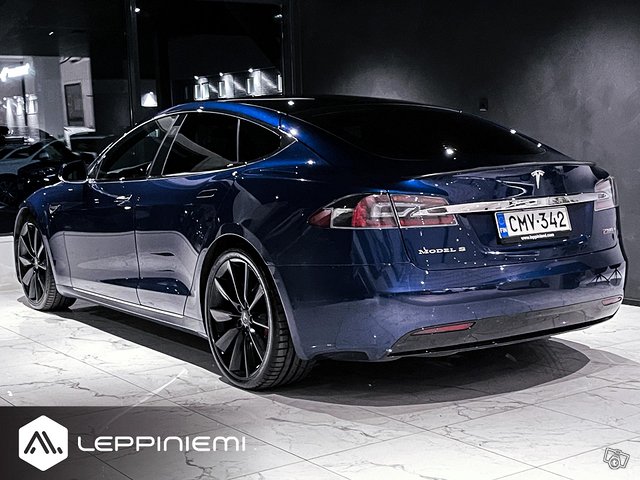 Tesla Model S 23