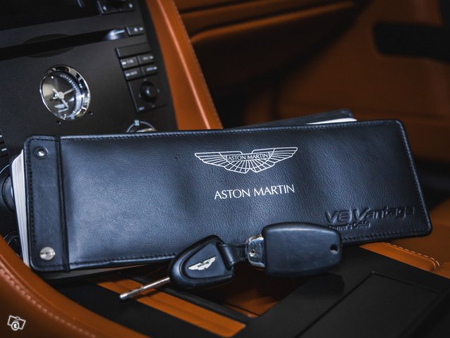 Aston Martin Vantage 14