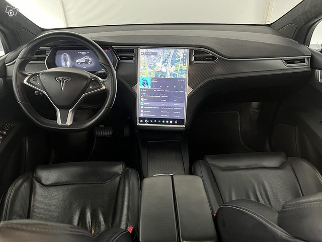 Tesla Model X 5