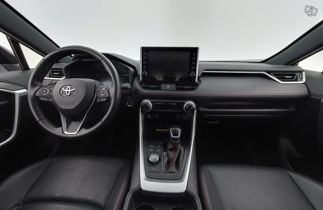 Toyota RAV4 Plug-In 9
