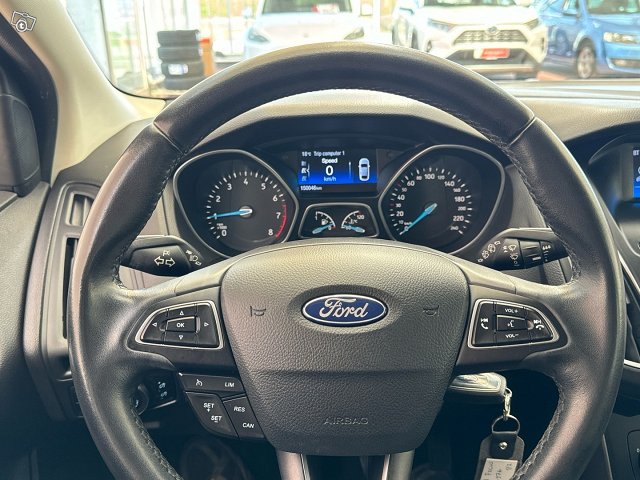 Ford Focus 10