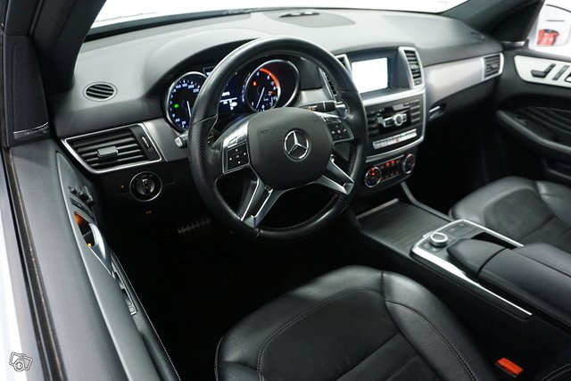Mercedes-Benz ML 13