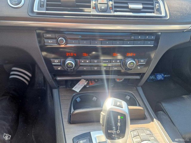 BMW 750 16