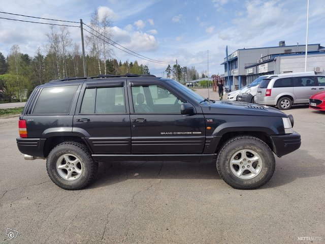 Jeep Grand Cherokee 4