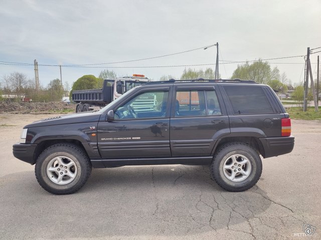 Jeep Grand Cherokee 8