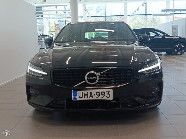 VOLVO V60 2