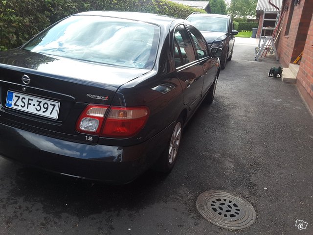 Nissan Almera 4