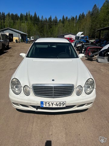 Mercedes-Benz E 220 2