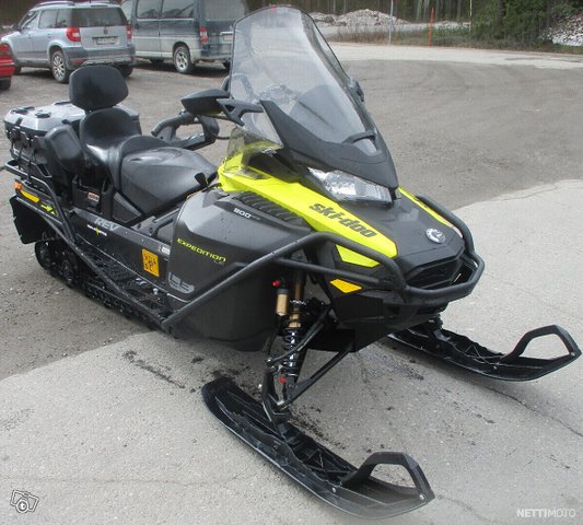 Ski-Doo Expedition 2