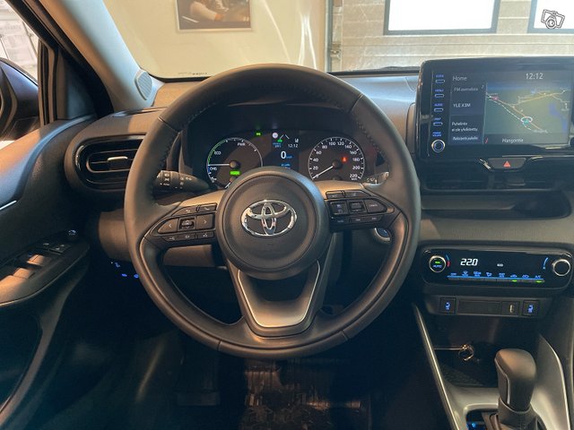 Toyota YARIS 11
