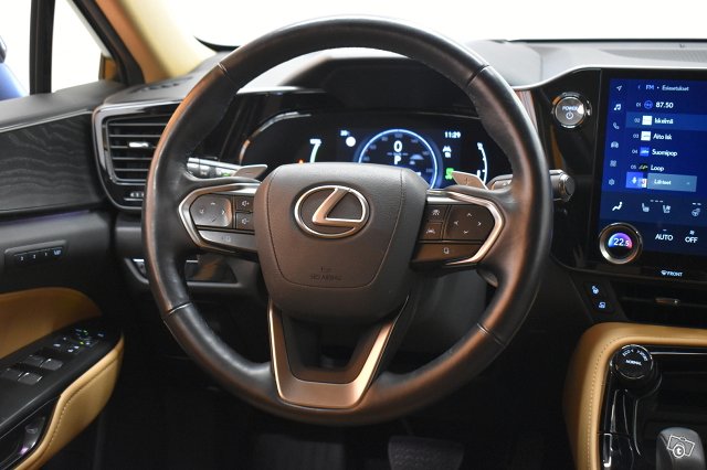 Lexus NX 14