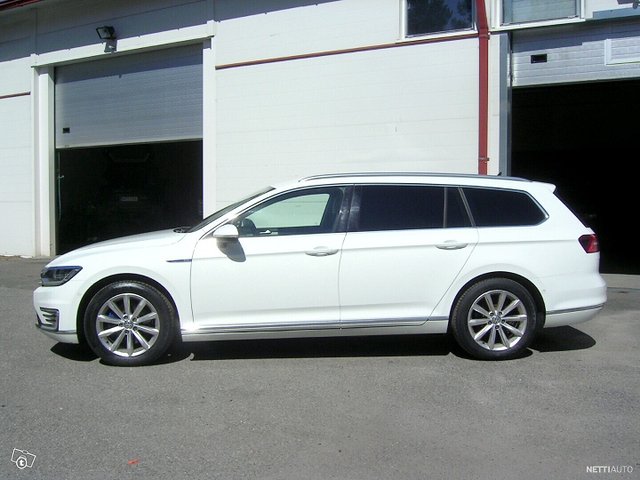 Volkswagen Passat 2