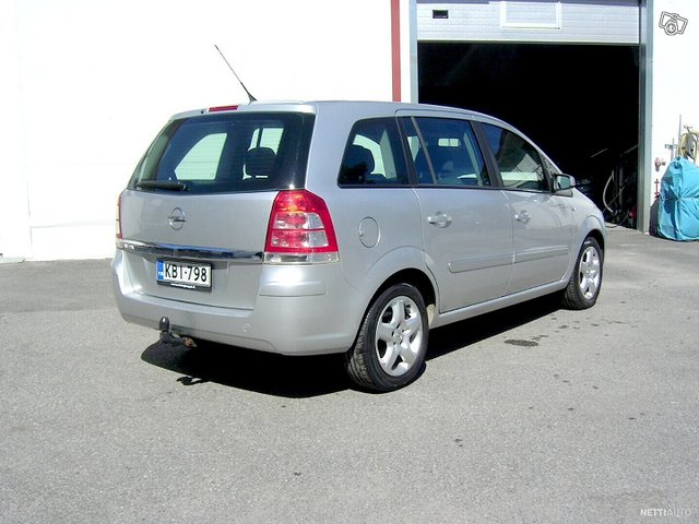 Opel Zafira 5