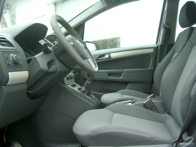 Opel Zafira 6