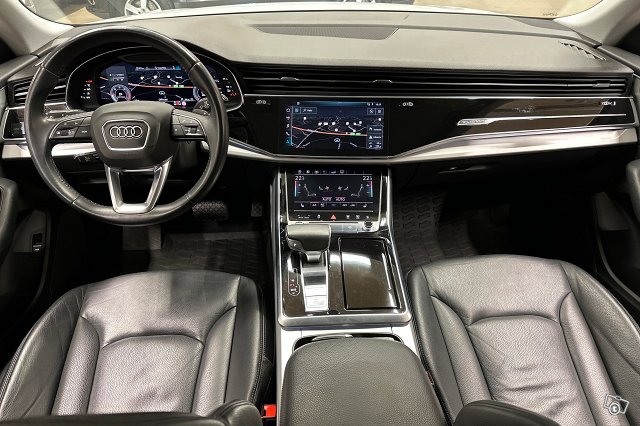 Audi Q8 13