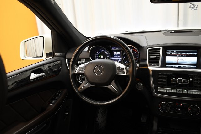Mercedes-Benz GL 16