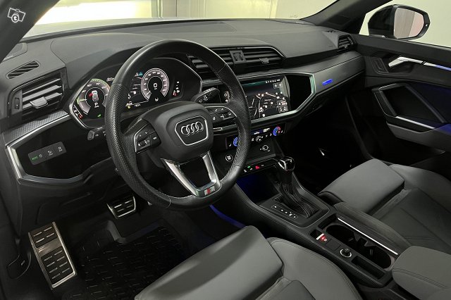 Audi Q3 7