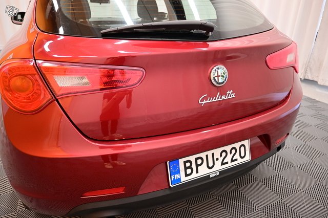Alfa Romeo Giulietta 10