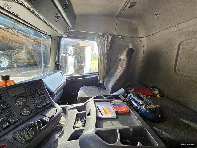 Scania P 124 6x2 Palfinger PK19000 19