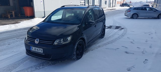 Volkswagen Touran 1