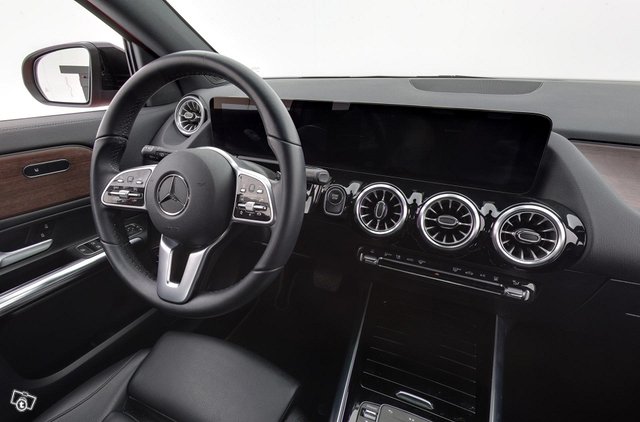 Mercedes-Benz EQA 5