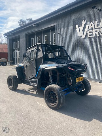 Polaris RZR 1000 XP 4