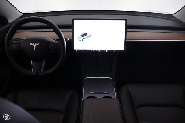 Tesla Model 3 16