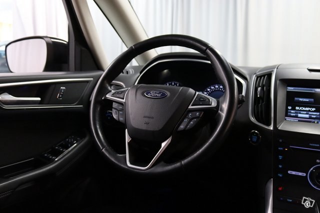 Ford Galaxy 14