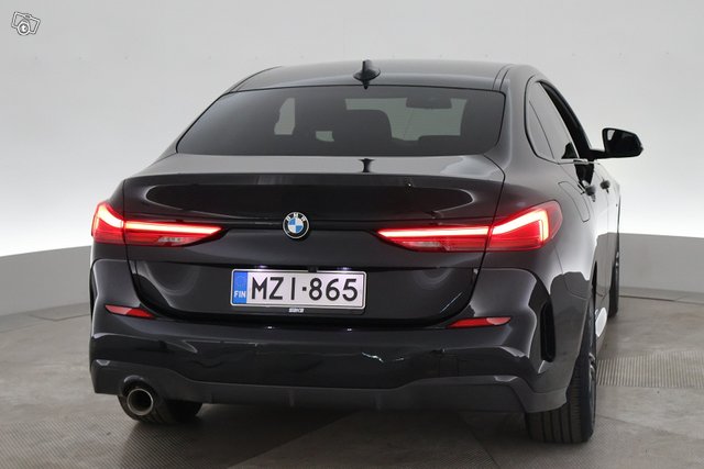 BMW 218 10