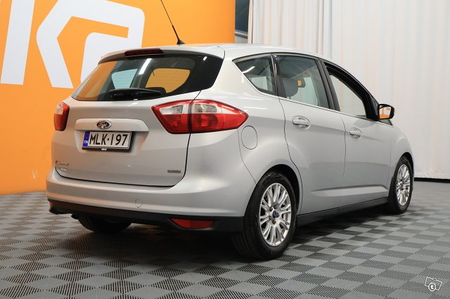 Ford C-Max 6