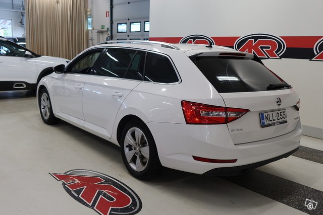 SKODA Superb 4